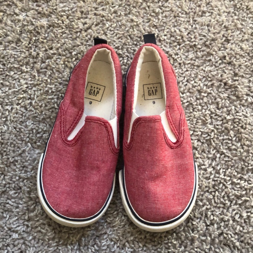 Boys size 9 shoes